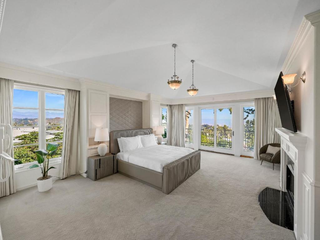 Savona Sanctuary Estate * Los Angeles